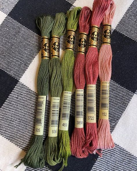 Dmc Color Combos, Dmc Thread Color Palettes, Dmc Color Palette Embroidery, Embroidery Color Combinations, Dmc Embroidery Floss Color Palettes, Dmc Color Palette, Dmc Floss Chart, Embroidery Floss Crafts, Primitive Colors