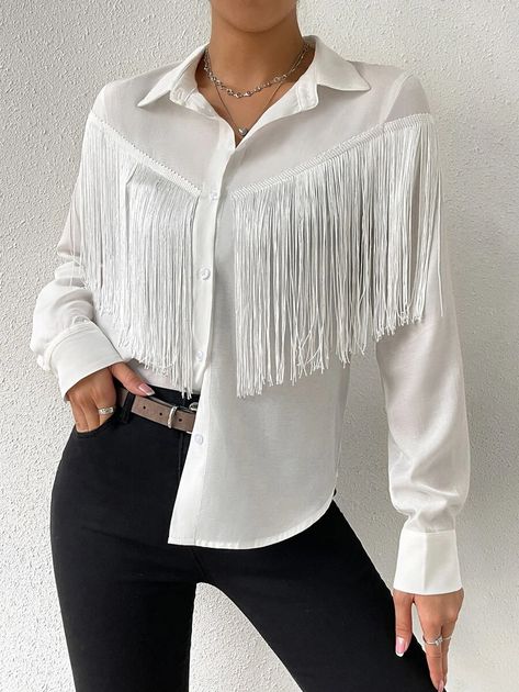 Solid Fringe Trim Shirt Fringe Shirt Outfit, Traje Cowgirl, Western Chic Fashion, Fringe Blouse, Fringe Shirt, Looks Country, Country Concert Outfit, Plain Shirt, Cow Boy