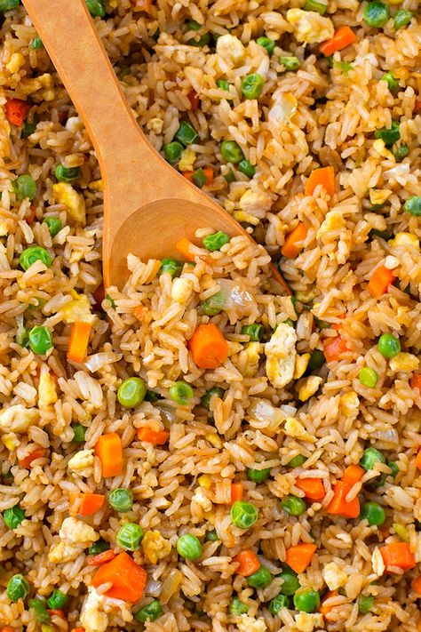 Better Than Takeout Fried Rice - Life Made Simple Takeout Fried Rice, Vegetable Fried Rice Recipe, Chicken Fried Rice Easy, Fried Rice Recipe Easy, Better Than Takeout, Vegetable Fried Rice, Shrimp Fried Rice, Easy Rice Recipes, Easy Chinese Recipes