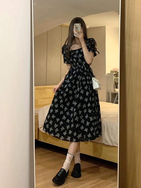 Trending Maxi Dresses, Aesthetic Korean Fashion, Dresses For Ladies, Aesthetic Korean, Fashion Outfit Ideas, The Fashion Industry, Fashion Industry, Knee Length Dress, Dress For Women