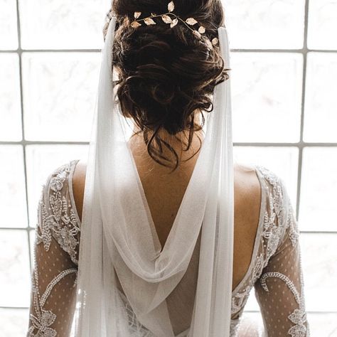 Drape Veil Hairstyle, Wedding Mantle Veil, Draped Wedding Veil, Bridal Hair Vine With Veil, Wedding Headpiece And Veil, Wedding Veil Hair, Fae Wedding, Draped Veil, Shoulder Veil