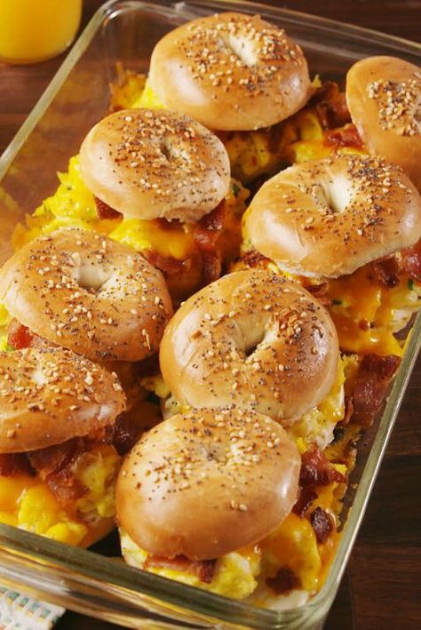 Bagel Breakfast Sliders, Breakfast Sliders, Bagel Breakfast, Menu Sarapan Sehat, Breakfast Slider, Breakfast Bagel, Slider Recipes, Breakfast Meal Prep, Breakfast Recipes Casserole