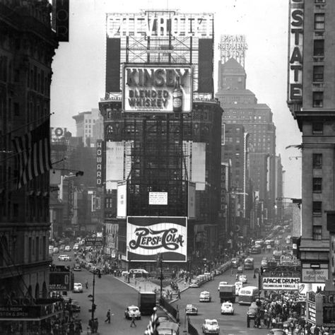 19 fotos antiguas de Nueva York Nyc History, Vintage Pics, New York Photos, East River, Rockefeller Center, Vintage New York, Nova York, Coney Island, Urban Area