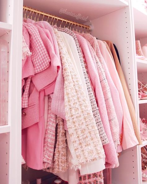 Pink Closet Aesthetic, Vanity Pink, Preppy Inspo, Pink Closet, My Dreams Come True, Girly Apartments, This Is My Life, Pinterest Ideas, Pink Drinks