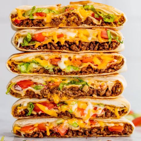 Best Crunchwrap Supreme Recipe - How to Make a Crunchwrap Supreme Taco Bells, Taco Bell Crunchwrap Supreme, Homemade Crunchwrap, Crunchwrap Supreme, Crunch Wrap, Homemade Tortilla Chips, Copycat Restaurant Recipes, Ground Beef Recipes Easy, Taco Bell