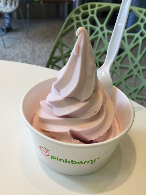 Pinkberry Aesthetic, Raspberry Desserts Aesthetic, Cherry Ice Cream Aesthetic, Raspberry Ice Cream Aesthetic, Menchies Frozen Yogurt Aesthetic, Frozen Yogurt Date Aesthetic, Japanese Dessert Recipes, Raspberry White Chocolate, Picky Eating