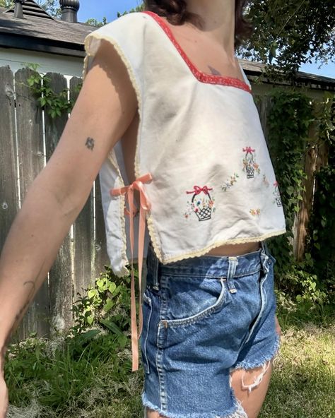 Side Tie Top, Patchwork Shirt, Future Clothes, Thrift Flip, Handmade Clothing, Embroidered Linen, Cropped Tube Top, Diy Knitting, Linen Table Runner