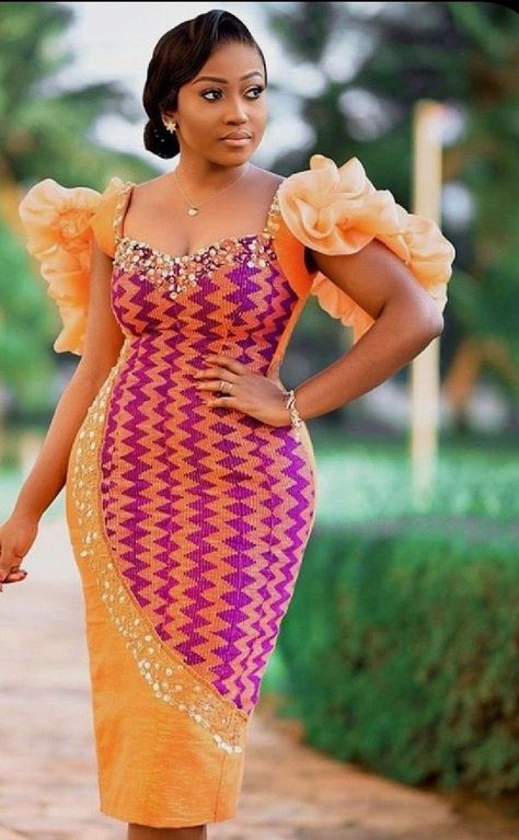 10+ Modest Kente Style Inspiration. - Zanaposh Dress Styles For Ladies, Kente Dress, Long African Dresses, Short African Dresses, Best African Dresses, Lace Gown Styles, Kente Styles, Afrikaanse Mode, Short Dress Styles