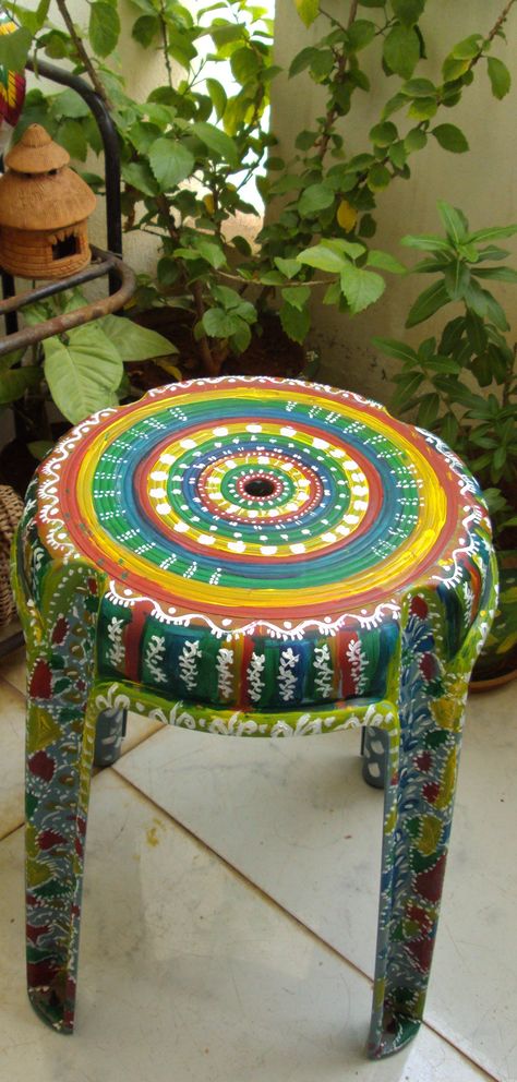 old plastic stool got a new makeover.  painted in acrylic on plastic polymer surface... Plastic Stool Makeover Diy, Old Stool Makeover Ideas, Plastic Chair Makeover Diy, Plastic Chair Makeover, Bohemian Caravan, Stool Makeover, Plastic Stool, Outdoor Stool, Paint Plastic