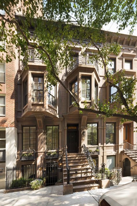 The five-story home is located at 143 East 63rd Street on the Upper East Side. - TownandCountrymag.com Townhouse New York, Urban Townhouse, Manhattan Drink, Manhattan Townhouse, Brownstone Homes, Manhattan Night, Nyc Townhouse, Nyc Apt, Luxury Townhouse