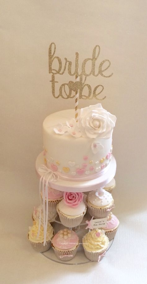 A beautiful bride to be cake with matching cupcakes Bride To Be Cakes Ideas, Cake With Matching Cupcakes, Hen Party Cupcakes, Bride To Be Cake, Bridal Cakes, Bride To Be Decorations, Wedding Party Gift Bags, Bts Cake, Party Cupcakes