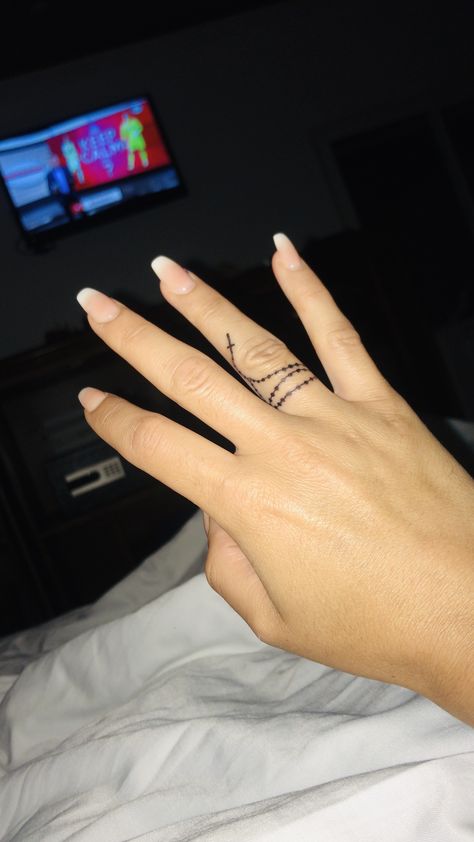 Small Tattoo Ideas For Finger, Finger Tattoos Rosary, Beyonce Finger Tattoo, Rosary On Finger Tattoo, Rosery Tattoos On Finger, Rosary Finger Tattoos For Women, Finger Tat Ideas, Small Simple Finger Tattoos, Women’s Finger Tattoo Ideas