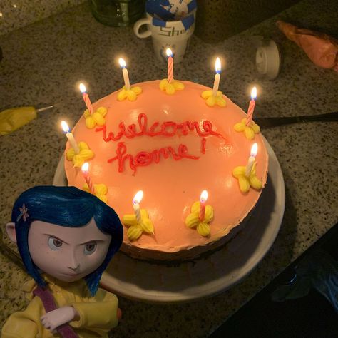 The Story of Coraline With A Cake Recipe Too Caroline Movie, Coraline Cake, Welcome Home Cake, Halloween Dinners, Welcome Home Cakes, Talking Cat, Home Cake, Golden Chicken, Movie Cakes