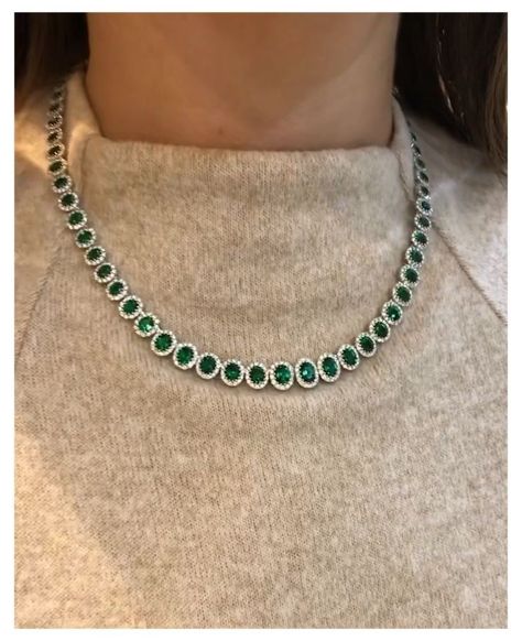 Emerald Jewelry Necklace, Green Diamonds, Unique Statement Necklace, Premier Jewelry, Jewelry Set Design, Fancy Jewellery Designs, Diamond Necklace Designs, Diamond Necklace Set, Indian Jewelry Sets