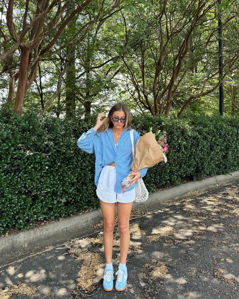 soaking in all the summer farmers market runs 💐🩵 #ootd #outfitinspiration #summerstyle #pintereststyle #pinterestaesthetic #pinterestinspired #summeraesthetic Farmers Market Summer Outfit, Summer Farmers Market Outfit, Farmers Market Outfit Summer Casual, Farmers Market Photoshoot, Market Outfit Ideas, Farmers Market Outfit Summer, Market Outfit Summer, Summer Farmers Market, Gazelle Outfit