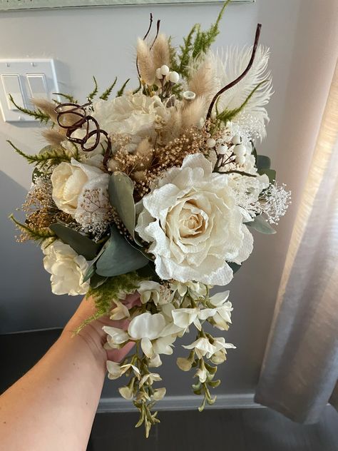 Elvish Inspired Wedding, Hobbit Wedding Centerpieces, Enchanted Flower Bouquet, Lord Of The Rings Wedding Flowers, Lord Of The Rings Bouquet, Fairy Bouquet Wedding, Forest Themed Wedding Bouquet, Lord Of The Rings Wedding Bouquet, Enchanted Forest Bridal Bouquet