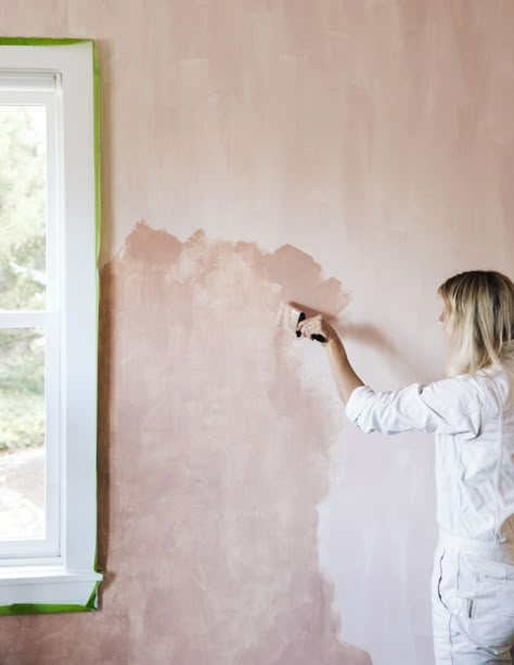 Add richness, depth, and dimension to a room with this lime wash wall paint technique. Lime Wash Walls, Limewash Walls, Lime Wash, Limewash Paint, Wall Painting Techniques, Lime Paint, Washing Walls, Diy Wall Painting, Pink Paint