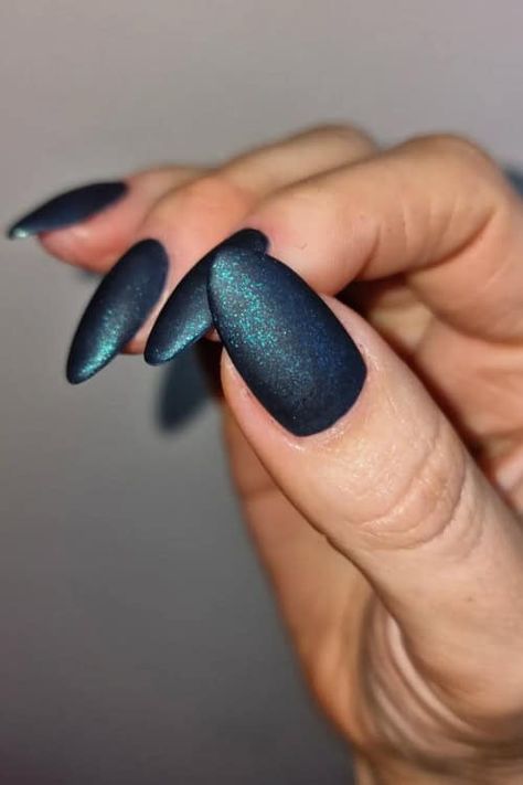 Navy Gray Nails, Dark January Nails, Dark Blue Aura Nails, Navy Blue Sparkle Nails, Navy Winter Nails, Blue New Years Nails, Dark Blue Nails Ideas, Dark Blue Nail Ideas, Winter Nails January