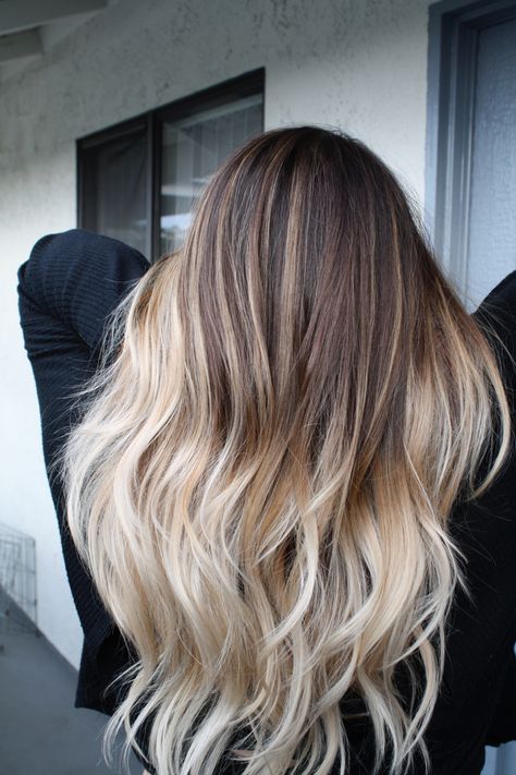 Color melt brown to blonde. Baby light root for dimension Teasy Lights, Ombré Balayage, Root Smudge, Blonde Tips, Dimensional Color, Low Maintenance Hair, Ombre Balayage, My Bestie, Grow Out