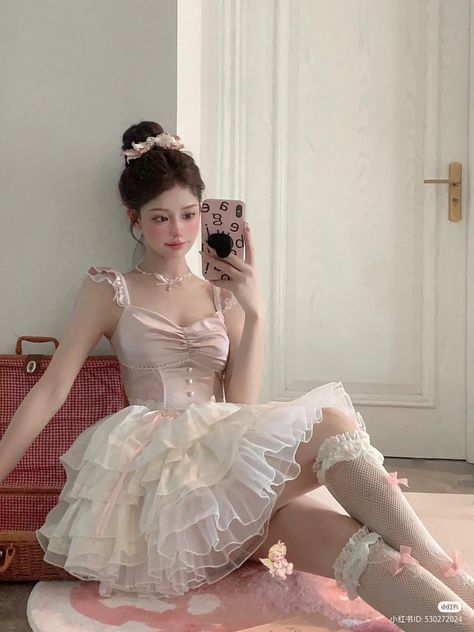 Pink Balletcore Outfits, Pretty Ballerinas Outfit, Ballerinacore Outfits, Ballet Outfit Aesthetic, Ballerina Aesthetic Outfit, Ballet Core Outfits, Balletcore Outfits, Aesthetic Balletcore, Balletcore Aesthetic