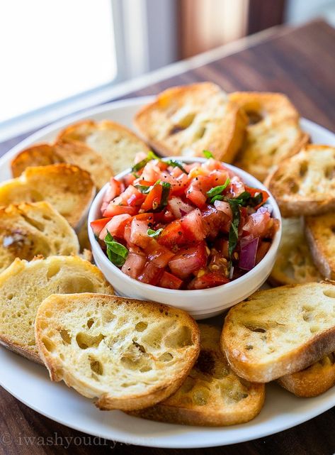 How To Make Bruschetta, Easy Bruschetta Recipe, Sugar Spun Run, Easy Bruschetta, Easy Teriyaki Chicken, Chicken Teriyaki Recipe, Bruschetta Ingredients, Chicken Skillet Recipes, Bruschetta Recipe