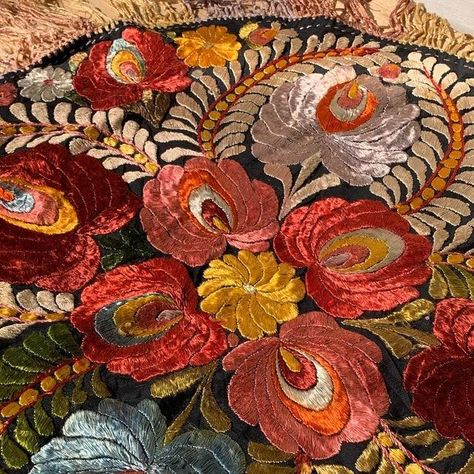 Starched & Crumpled on Instagram: "Lovely 19th century Hungarian Matyo hand embroidered round panel. Great colours. Excellent condition. Measures 60cms in diameter + silk fringes.  Swipe left for more photos. £145. Comment sold to buy. #antiquetextiles #matyoembroidery #hungarianembroidery #19thcentury #silkembroidery #handembroidery" Matyo Embroidery, Folk Lore, Hungarian Embroidery, Antique Textiles, Silk Embroidery, More Photos, Hand Embroidered, Hand Embroidery, Folk Art