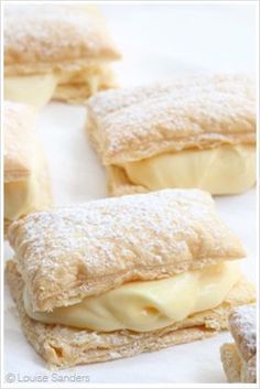 Custard Slices, Vanilla Slice Recipe, Pudding Custard, Vanilla Slice, Custard Slice, Easy Custard, Kue Macaroon, Custard Powder, Custard Recipes