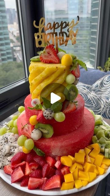 Fruit Cake Designs Birthday, Watermelon Birthday Cake, Watermelon Cakes, Watermelon Cake Birthday, Metdaan Cakes, Fruit Birthday Cake, Fruit Cake Design, Catering Table, Fresh Fruit Cake