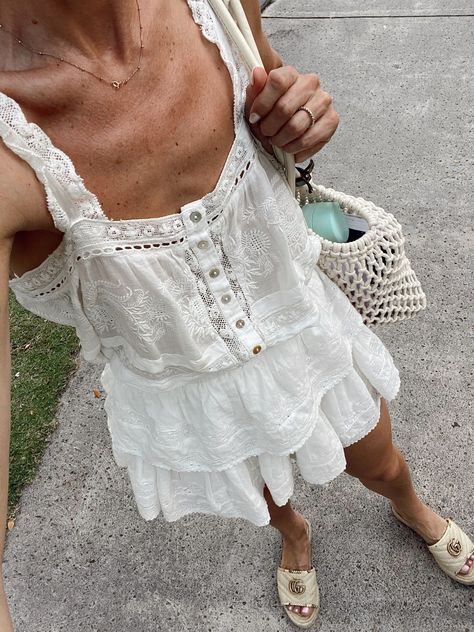 White Beach Outfits, Sully Top, Lace White Skirt, Vacation Dinner Outfit, Hawaii Outfit, Vacation Dinner, Styled Outfits, Thrift Inspo, Basic Black Dress