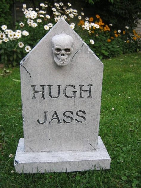 Tombstone Sayings, Diy Outdoor Halloween Decorations, Halloween Headstone, Tombstone Halloween, Halloween Sayings, Diy Halloween Party, Halloween Decorations Ideas, Halloween Diy Outdoor, Outdoor Halloween Decorations