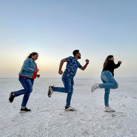 Rann of kutch White Rann Of Kutch Poses, Rann Of Kutch Photography, Kutch Photography, Rann Of Kutch, Fairs And Festivals, Memorial Museum, Picture Poses, Couple Photography, Festival