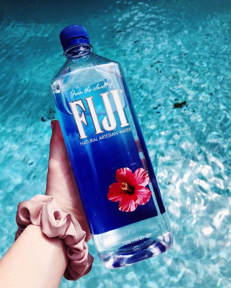 @strangertumblr ☆ #vsco #scrunchie #beach #photography #summer #vibes #repin #water #fiji #bottle #blue Water Aesthetic, Fiji Water, Beauty Art Drawings, Fiji Water Bottle, Lake Water, Dasani Bottle, Boy Photography Poses, Spring Water, Water Bottle Labels