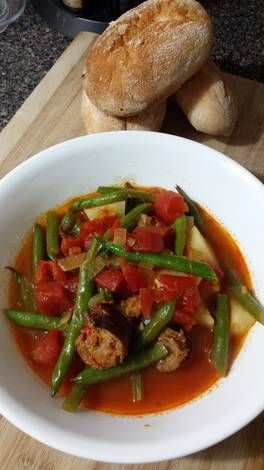 Portuguese Soup, Green Beans Soup, Portuguese Sausage, Green Beans Recipe, Green Beans And Potatoes, Pork Meatballs, Momma Bear, Bean Stew, Beans Recipe