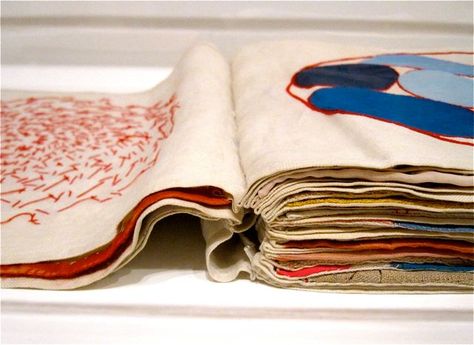 Louise Bourgeois :: Ode à l’Oubli :: 2004 Buch Design, Art Appliqué, Louise Bourgeois, Fabric Journals, Design Textile, Fabric Book, Handmade Books, Sketches Easy, Stitching Art