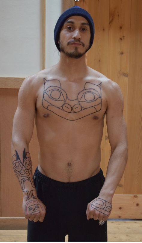 Old style Haida tatoos that were linear rather than formline style. Salish Tattoo, Tlingit Tattoo, Haida Tattoo, Tramp Stamps, Northwest Coast, Old Style, Tattoo Inspo, Polynesian Tattoo, Tattoos And Piercings