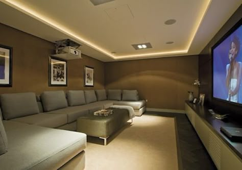 Create a media room that is fun and entertaining for your family on a budget. My guest blogger gives tips to choose projector, seating and more! Small Movie Room, Sala Cinema, Basement Home Theater, Media Room Design, Home Cinema Room, Room London, Home Theaters, Sala Grande, Home Theater Setup