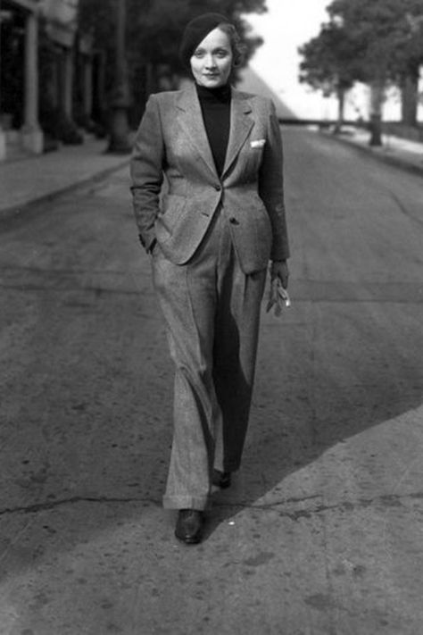 MARLENE DIETRICH....THE MANAGER Marlene Dietrich, Rita Hayworth, Vintage Suits, 1930s Fashion, Old Hollywood Glamour, Golden Age Of Hollywood, Silver Screen, Vintage Hollywood, French Girl