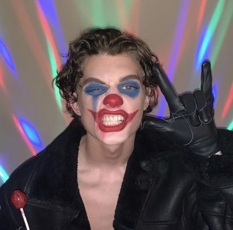 Man Clown Costume, Clown Makeup Halloween Men, Men Clown Makeup Halloween, Man Clown Makeup, Men’s Clown Makeup, Halloween Costume Ideas Male, Clown Makeup Boy, Mens Clown Makeup, Boy Clown Makeup