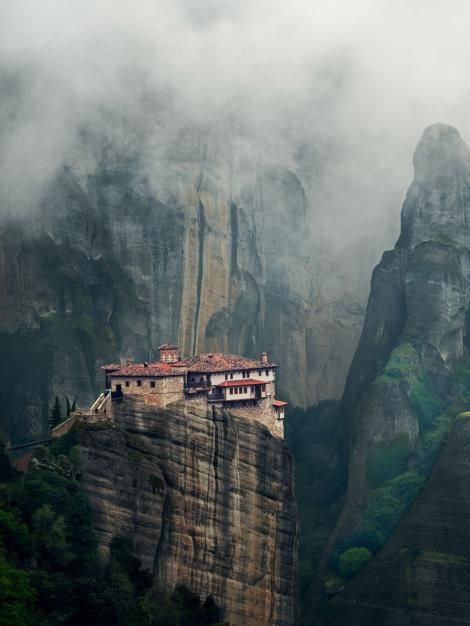 Greece Meteora, Meteora Monasteries, Meteora Greece, Greek Travel, Greece Beach, Greece Holiday, Travel Outdoors, Greece Travel, Places Around The World