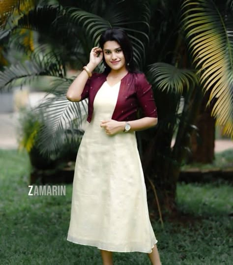 Vishu Dress For Women, Onam Special Dress For Women, Frocks With Jackets, Onam Frock, Kurtis Models, Modern Onam Outfits, Frock Kurta, Onam Dress Ideas, Organza Kurti Designs Latest