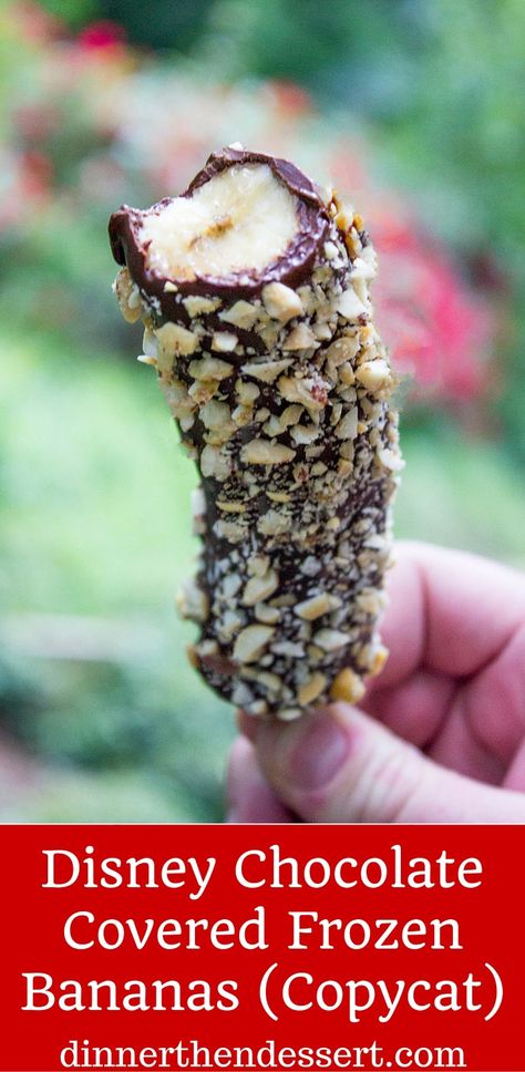 Disney Chocolate Covered Frozen Bananas are a popular treat inside the parks, at amusement parks and beaches across the world. Frozen Bananas dipped in melted homemade chocolate magic shell and covered in peanuts. The perfect slightly healthy treat! Copycat Dinner, Frozen Banana Recipes, Frozen Chocolate Bananas, Chocolate Covered Bananas Frozen, Chocolate Dipped Bananas, Banana Dip, Banana Pops, Magic Shell, Chocolate Covered Bananas