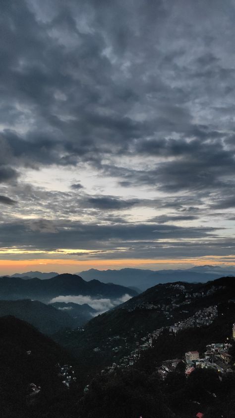 Sunset Sikkim Aesthetic, Mountain Sunset Aesthetic, Nature Asthetics, Travel Destinations In India, Kullu Manali, Nature Room, Mountains Aesthetic, Free Lightroom Presets Portraits, Mussoorie