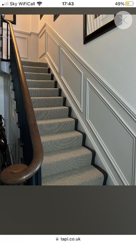 Victorian Stair Carpet Ideas, Staircase Ideas Runner, Staircase Design Carpet, Cottage Stair Runner, Stair Carpets Ideas, Runner Carpet Stairs, Modern Carpet Stairs, Stairs With Carpet Runner, Carpeted Staircase Ideas