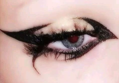 Eyeliner, Makeup Looks, Lashes, Black And White, Makeup, Red, White, Black, Make Up