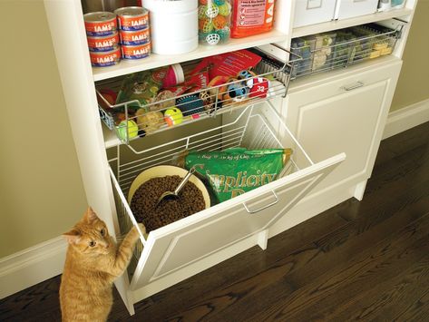 Every pet parent knows that the family dog's or cat's supplies need their own space. Get organization tips for pets and storage how to’s on our blog. #PetStorage #PetOrganization #Cats #Entryway #Mudroom #GetOrganizedGetHappy #ClosetMaid Dog Supplies Storage, Pet Supplies Organization, Cat Supplies List, Pet Station, Pet Feeding Station, Dog Organization, Pet Organization, Pet Food Storage, Stuffed Animal Storage