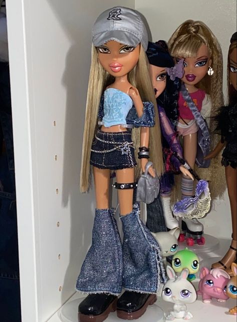 Bratz Dolls Outfits In Real Life, Cute Y2k Pfp, Bratz Dolls Aesthetic Outfits, Bratz Doll Fashion, Bratz Dolls Original, Y2k Bratz Doll, Goth Bratz, Bratz Aesthetic Outfit, Bratz Pfp