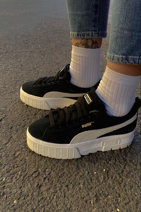 Black Puma Shoes Outfit, Puma Outfit Women Fashion Styles, Puma Outfit Women, Puma Suede Outfit, Platform Puma Sneakers, Puma Shoes Outfit, Puma Sneakers Outfit, Puma Sneakers Womens, Platform Sneakers Outfit