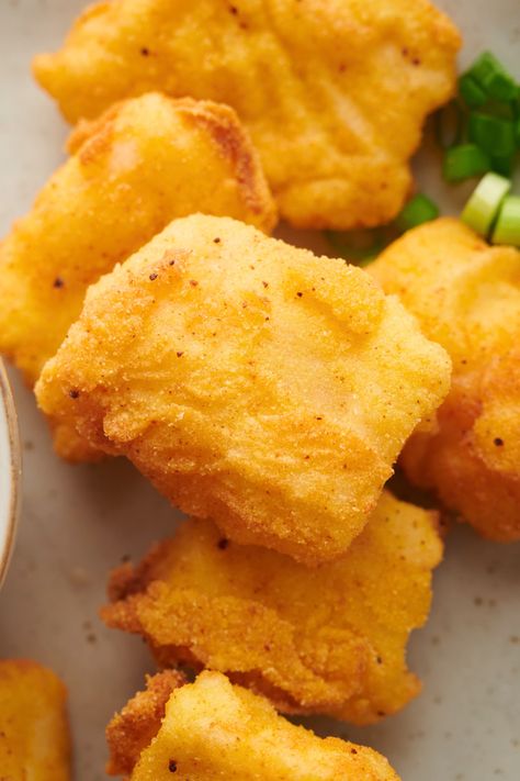 Quick and Easy Crispy Fried Catfish Nuggets (Made In 20 Minutes) Fried Fish Nuggets Recipes, Fish Breading Recipe Fried, Catfish Nugget Recipes, Crispy Fried Catfish, Catfish Nuggets Recipes, Fried Catfish Nuggets, Pan Fried Catfish, Catfish Nuggets, Beer Battered Fish Recipes