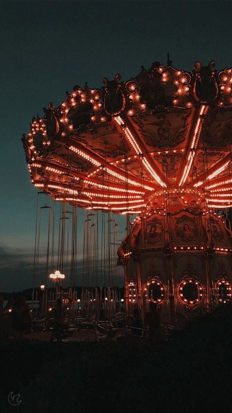 Wallpaper Carousel, Circus Wallpaper, Circus Aesthetic, Dark Circus, Night Circus, Architecture Wallpaper, Parc D'attraction, Scenery Nature, Simple Aesthetic