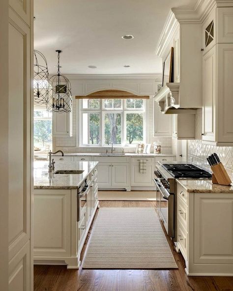 Traditional Style Kitchen Design, Traditional Style Kitchen, Kabinet Dapur, Casa Country, Classic Kitchen, Large Kitchen, Traditional Kitchen, Kitchen Remodel Idea, Open Kitchen